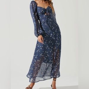 Astr the Label Sweetheart Midi Dress Size M